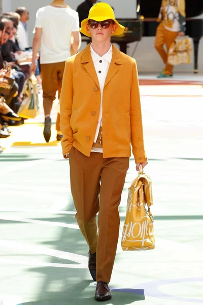 Look 21